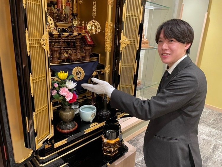 店スタッフ　白崎
